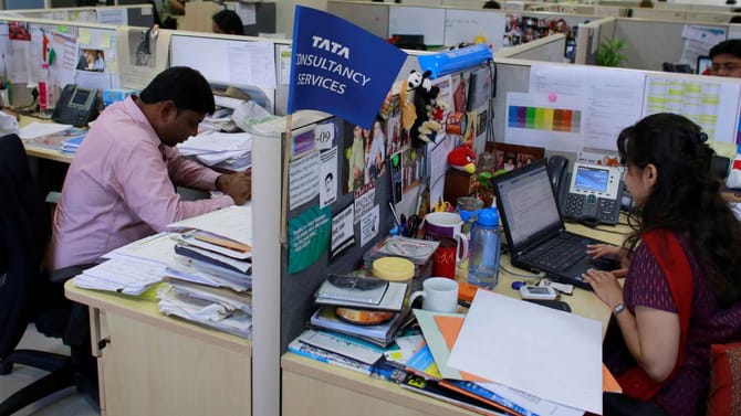 ಟಿಸಿಎಸ್​ನಲ್ಲಿ ಮಹಿಳಾ ಪೊಲೀಸರ ರೋಚಕ ಅಂಡರ್​ಕವರ್ ಆಪರೇಸನ್