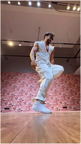 ಟೈಗರ್ ಶ್ರಾಫ್ ಅದ್ಭುತ ಡ್ಯಾನ್ಸ್ ನೋಡಿ