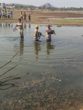 ಕೆರೆಗೆ ಬಿದ್ದ ತಮ್ಮನನ್ನು ರಕ್ಷಿಸಲು ಹೋದ ಅಕ್ಕ ಕೂಡಾ ಸಾವು