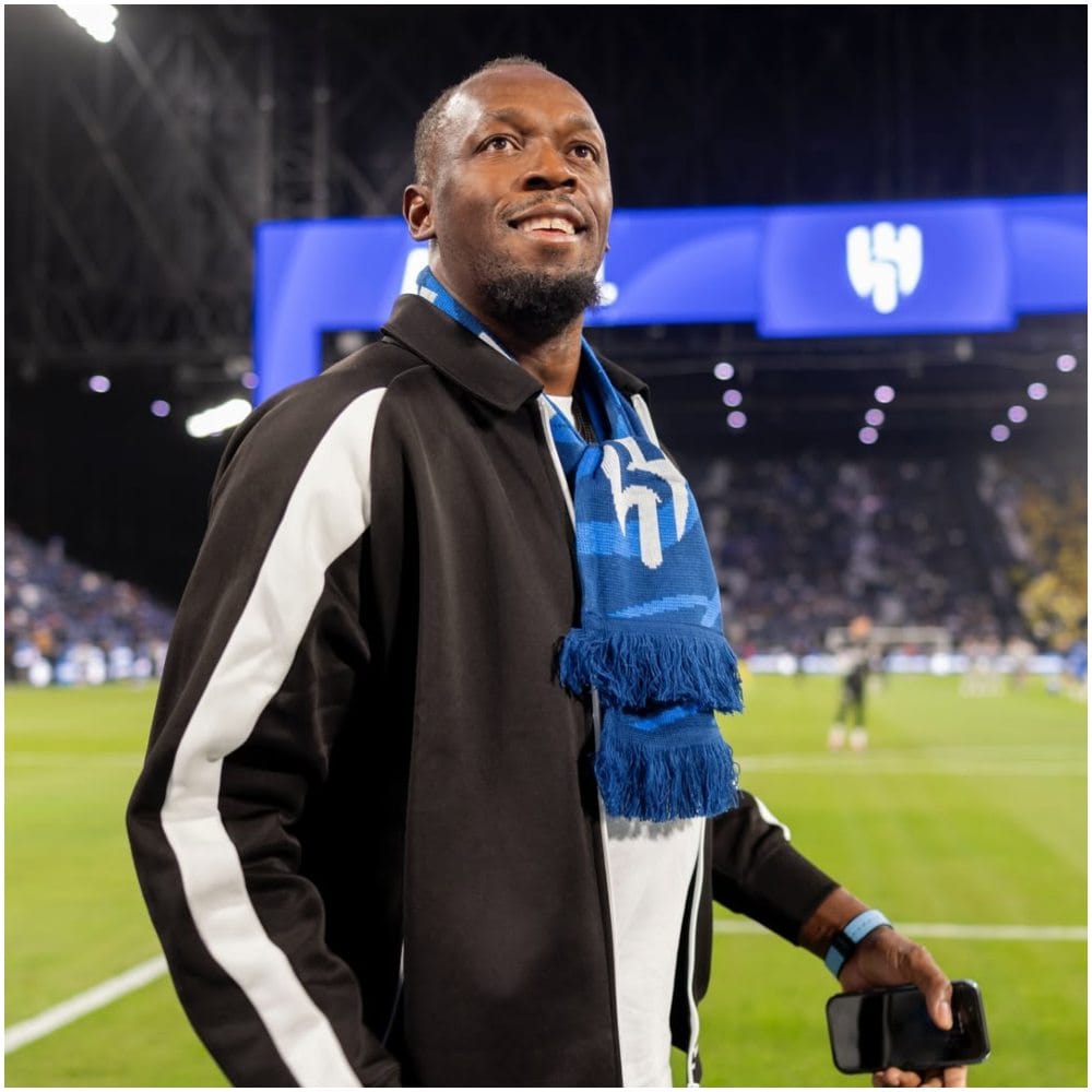 ಆರ್​​ಸಿಬಿ ಅಭಿಮಾನಿ ಬಳಗಕ್ಕೆ ಹೊಸ ಸೇರ್ಪಡೆ ಆಗಿದೆ. ಅದುವೇ ಅಥ್ಲೀಟ್ ಉಸೈನ್ ಬೋಲ್ಟ್. 100 ಮೀಟರ್ ರನ್ನಿಂಗ್​​ನಲ್ಲಿ ದಾಖಲೆ ಬರೆದ ಇವರು ಆರ್​​ಸಿಬಿ ಅಭಿಮಾನಿ ಎಂಬುದನ್ನು ಸಾಬೀತು ಮಾಡಿದ್ದಾರೆ. ಅವರ ಹೊಸ ಫೋಟೋ ಗಮನ ಸೆಳೆದಿದೆ. 