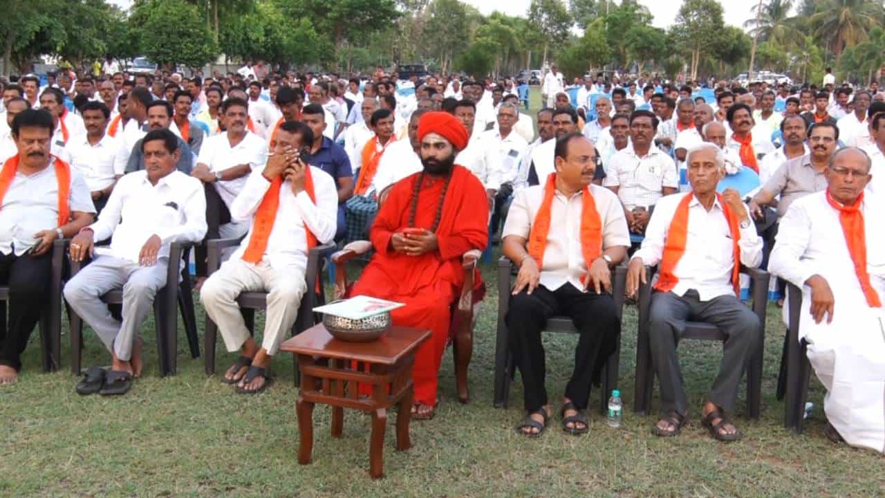 ಮತ್ತೊಂದು ತಿರುವು ಪಡೆದ ಪಂಚಮಸಾಲಿ ಗುರುಪೀಠ ಸಂಘರ್ಷ: ಶ್ರೀಗಳಿಗೆ ಭಕ್ತರ ಆನೆಬಲ