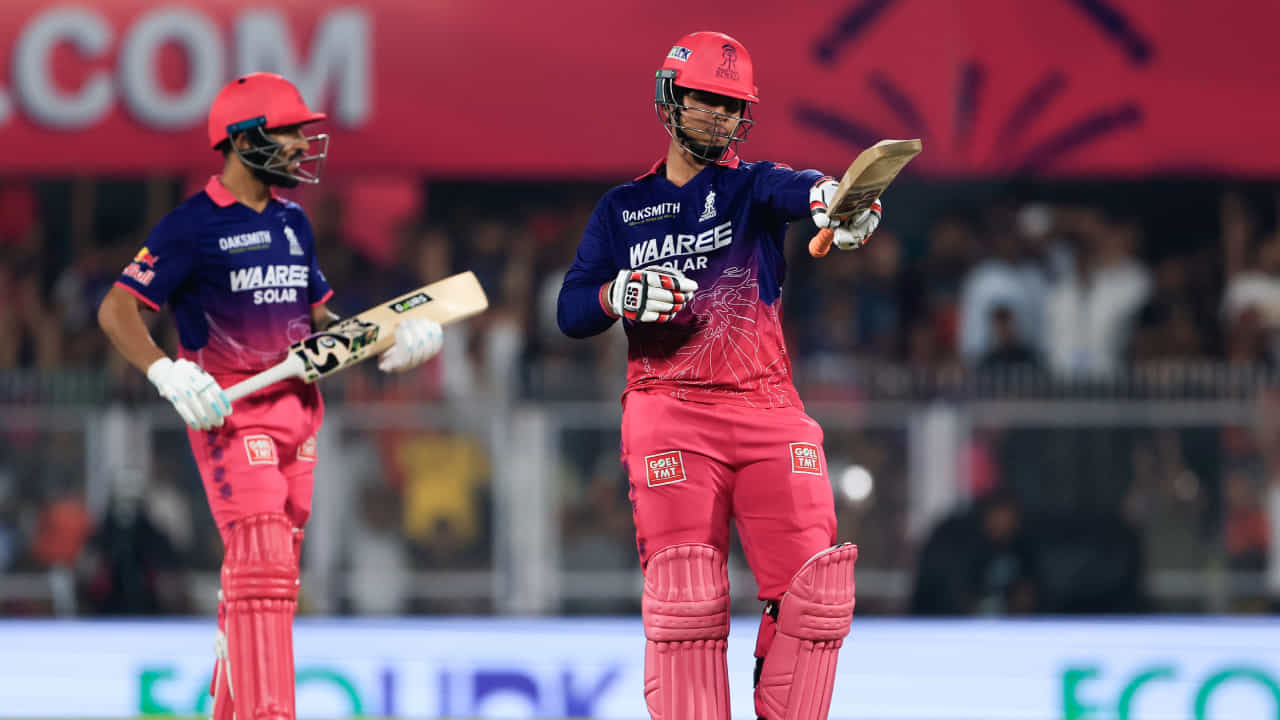 RR vs RCB: 6,6,6,6,6,6,6.. 15 ಎಸೆತಗಳಲ್ಲಿ ಅರ್ಧಶತಕ ಚಚ್ಚಿದ ವೈಭವ್ RR vs RCB: 6,6,6,6,6,6,6.. 15 ಎಸೆತಗಳಲ್ಲಿ ಅರ್ಧಶತಕ ಚಚ್ಚಿದ ವೈಭವ್