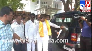 ಹಳೆ ಕೇಸ್​​ನಲ್ಲಿ ವಾಟಾಳ್ ನಾಗರಾಜ್ ಅರೆಸ್ಟ್, ಆಟೋದಲ್ಲಿ ಕೋರ್ಟ್​​ಗೆ ಕರೆದೊಯ್ದ ಪೊಲೀಸ್ರು