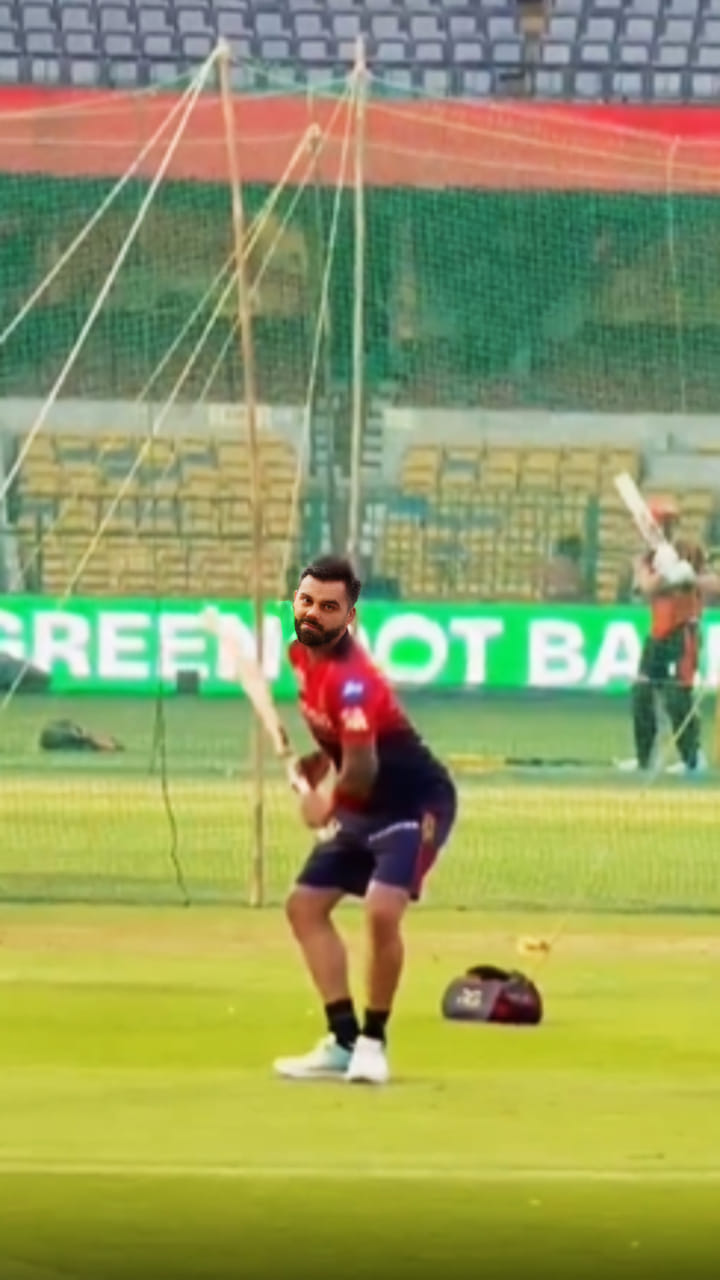 ರೊಮಾರಿಯೊ ನೀ ಬ್ಯಾಟಿಂಗ್ ಮಾಡೋದು ಹೀಗೆ 😄