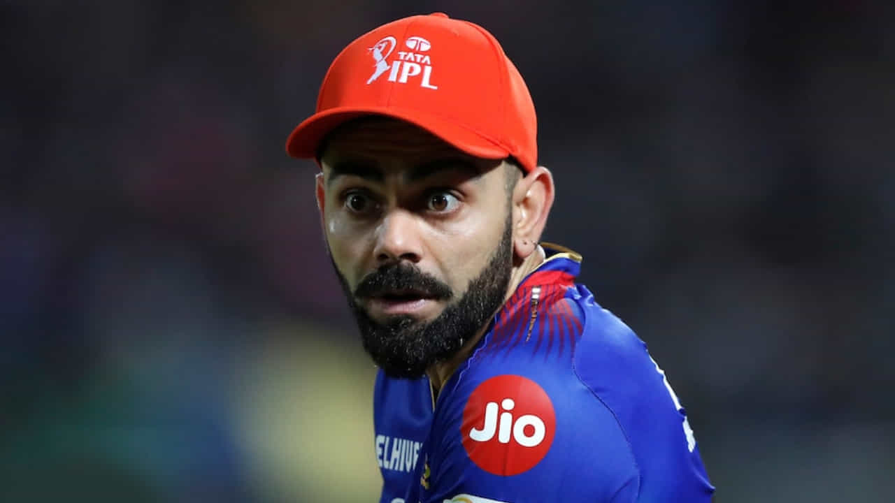 IPL 2026: ರಾಯಲ್ ಚಾಲೆಂಜರ್ಸ್ ಬೆಂಗಳೂರು (RCB) ತಂಡದ ಸ್ಟಾರ್ ಬ್ಯಾಟರ್ ವಿರಾಟ್ ಕೊಹ್ಲಿ (Virat Kohli) ಏಪ್ರಿಲ್ 15 ರಂದು ಲಕ್ನೋ ಸೂಪರ್ ಜೈಂಟ್ಸ್ ವಿರುದ್ಧ ನಡೆಯಲಿರುವ ಮಹತ್ವದ ಪಂದ್ಯದಲ್ಲಿ ಆಡುವುದು ಅನುಮಾನ ಎಂದು ವರದಿಯಾಗಿದೆ.