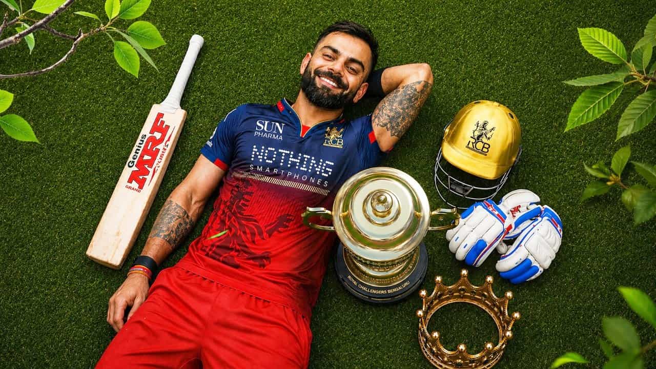 IPL 2026: ದಾಖಲೆಗಳ ಸರದಾರ ವಿರಾಟ್ ಕೊಹ್ಲಿ (Virat Kohli) ಹೊಸ ದಾಖಲೆ ನಿರ್ಮಿಸಿದ್ದಾರೆ. ಅದು ಕೂಡ ಟಿ20 ಕ್ರಿಕೆಟ್ ಇತಿಹಾಸದಲ್ಲೇ ಯಾರಿಂದಲೂ ಸಾಧ್ಯವಾಗದ ವಿಶ್ವ ದಾಖಲೆ. ಅಂದರೆ ಈ ದಾಖಲೆ ಬರೆದಿರುವುದು ವಿರಾಟ್ ಕೊಹ್ಲಿ ಒಬ್ಬರೇ ಎಂಬುದು ವಿಶೇಷ.