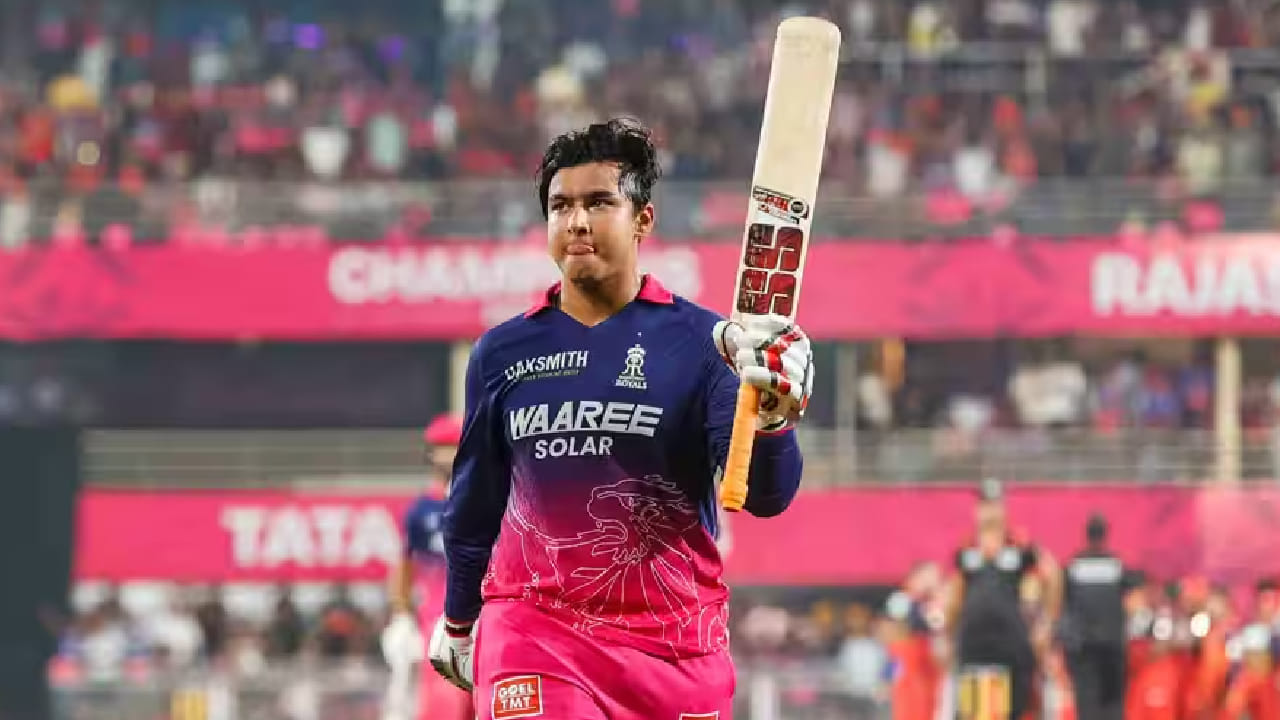 IPL 2026: ಇಂಡಿಯನ್ ಪ್ರೀಮಿಯರ್ ಲೀಗ್ನ 16ನೇ ಪಂದ್ಯದಲ್ಲಿ ಸಿಡಿಲಬ್ಬರದ ಬ್ಯಾಟಿಂಗ್ ಪ್ರದರ್ಶಿಸಿ ವೈಭವ್ ಸೂರ್ಯವಂಶಿ (Vaibhav Sooryavanshi) ಹಲವು ದಾಖಲೆಗಳನ್ನು ನಿರ್ಮಿಸಿದ್ದಾರೆ. ಅದು ಕೂಡ ಕೇವಲ 15 ಎಸೆತಗಳಲ್ಲಿ ಅರ್ಧಶತಕ ಪೂರೈಸುವ ಮೂಲಕ ಎಂಬುದು ವಿಶೇಷ. ಹೀಗೆ ಸಿಡಿಲಬ್ಬರದ ಬ್ಯಾಟಿಂಗ್ನೊಂದಿಗೆ ವೈಭವ್ ಬರೆದ ದಾಖಲೆಗಳ ಪಟ್ಟಿ ಈ ಕೆಳಗಿನಂತಿದೆ...