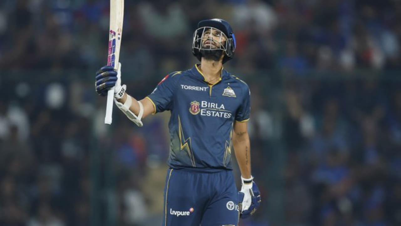 DC vs GT: 9 ವರ್ಷಗಳ ಐಪಿಎಲ್ ವೃತ್ತಿಜೀವನದಲ್ಲಿ ಚೊಚ್ಚಲ ಅರ್ಧಶತಕ ಬಾರಿಸಿದ ಸುಂದರ್ DC vs GT: 9 ವರ್ಷಗಳ ಐಪಿಎಲ್ ವೃತ್ತಿಜೀವನದಲ್ಲಿ ಚೊಚ್ಚಲ ಅರ್ಧಶತಕ ಬಾರಿಸಿದ ಸುಂದರ್