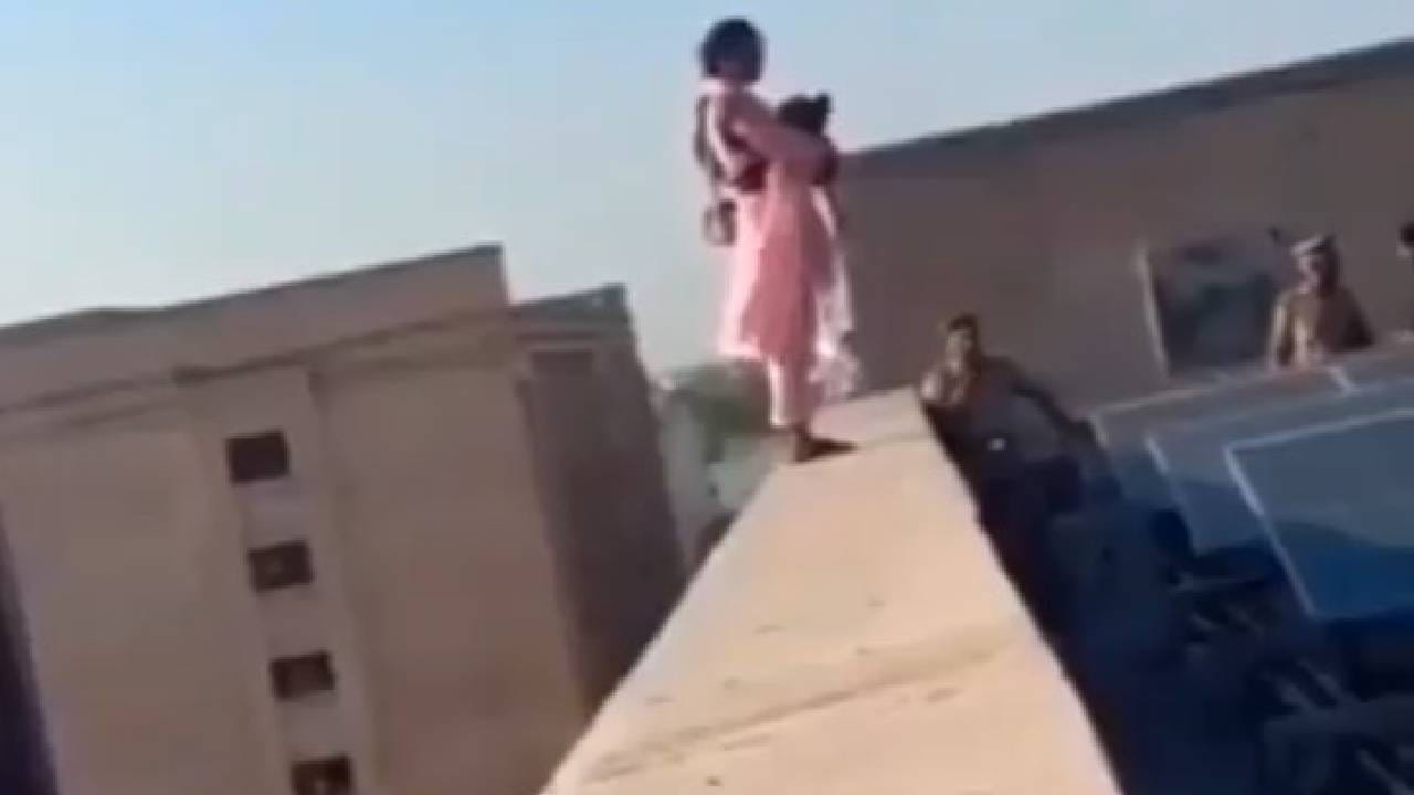 ವಿಡಿಯೋ: ನವಜಾತ ಶಿಶುವಿನ ಜತೆ 5ನೇ ಮಹಡಿಯಿಂದ ಹಾರಲು ಮಹಿಳೆ ಯತ್ನ