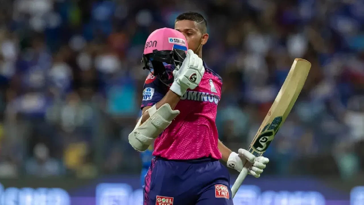 ಇದಕ್ಕೂ ಮುನ್ನ ಯಶಸ್ವಿ ಜೈಸ್ವಾಲ್ 2023 ರಲ್ಲಿ ನಿತೀಶ್ ರಾಣಾ (ಕೊಲ್ಕತ್ತಾ ನೈಟ್ ರೈಡರ್ಸ್​) ಎಸೆದ ಮೊದಲ ಓವರ್​ನಲ್ಲಿ 6,6,4,4,2,4 ಬಾರಿಸುವ ಮೂಲಕ 26 ರನ್ ಚಚ್ಚಿದ್ದರು. ಇದು ಐಪಿಎಲ್​ ಇತಿಹಾಸದಲ್ಲಿ ಮೊದಲ ಓವರ್​ನಲ್ಲಿ ಬ್ಯಾಟರ್​ರೊಬ್ಬರು ಕಲೆಹಾಕಿದ ಗರಿಷ್ಠ ಸ್ಕೋರ್ ಎಮಬುದು ವಿಶೇಷ.