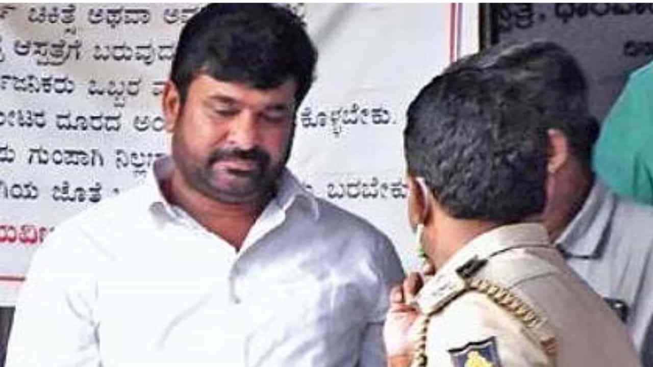 ಯೋಗೀಶ್ ಗೌಡ ಕೊಲೆ ಕೇಸ್: ಯಾರಿಗೆ ಜೀವಾವಧಿ? ಯಾರಿಗೆ ರಿಯಾಯಿತಿ? ವಿನಯ್ ಕುಲಕರ್ಣಿಗೆ ನಾಳೆ ಶಿಕ್ಷೆ ಫೈನಲ್ ಯೋಗೀಶ್ ಗೌಡ ಕೊಲೆ ಕೇಸ್: ಯಾರಿಗೆ ಜೀವಾವಧಿ? ಯಾರಿಗೆ ರಿಯಾಯಿತಿ? ವಿನಯ್ ಕುಲಕರ್ಣಿಗೆ ನಾಳೆ ಶಿಕ್ಷೆ ಫೈನಲ್