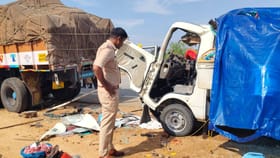 ಚಿತ್ರದುರ್ಗ: ಭೀಕರ ಅಪಘಾತ; ಬೊಲೆರೊ ವಾಹನಕ್ಕೆ ಲಾರಿ ಡಿಕ್ಕಿ; ಮೂವರು ಸಾವು