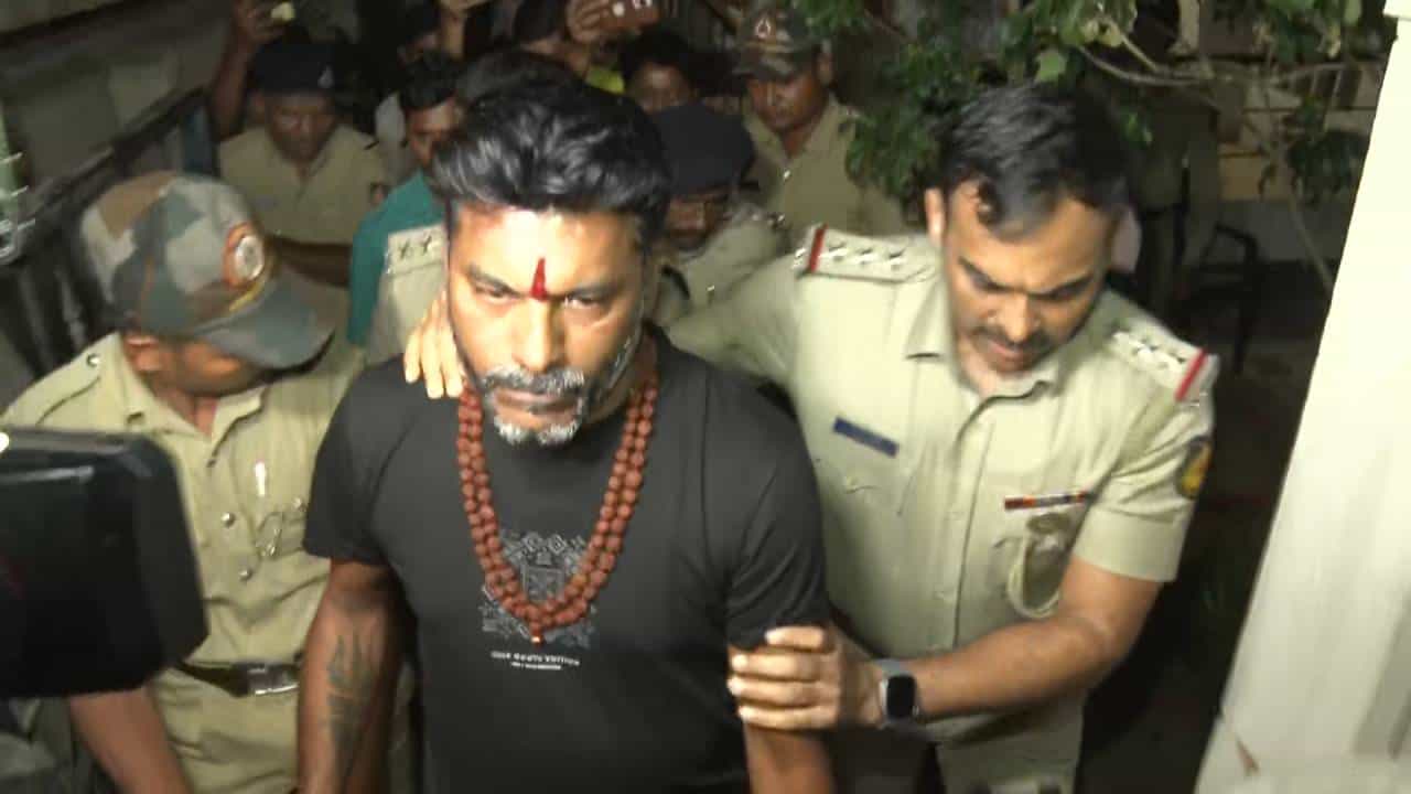 ಕೋಟ್ಯಂತರ ವಂಚನೆ ಕೇಸ್​: ಖಾತೆಯಲ್ಲಿ ನೂರಾರು ಕೋಟಿ ಪತ್ತೆಯಾದ್ರೂ ಬ್ಯಾಂಕ್ ಗಪ್‌ಚುಪ್; ಶಿವಾನಂದನೊಂದಿಗೆ ಅಧಿಕಾರಿಗಳು ಶಾಮೀಲು?