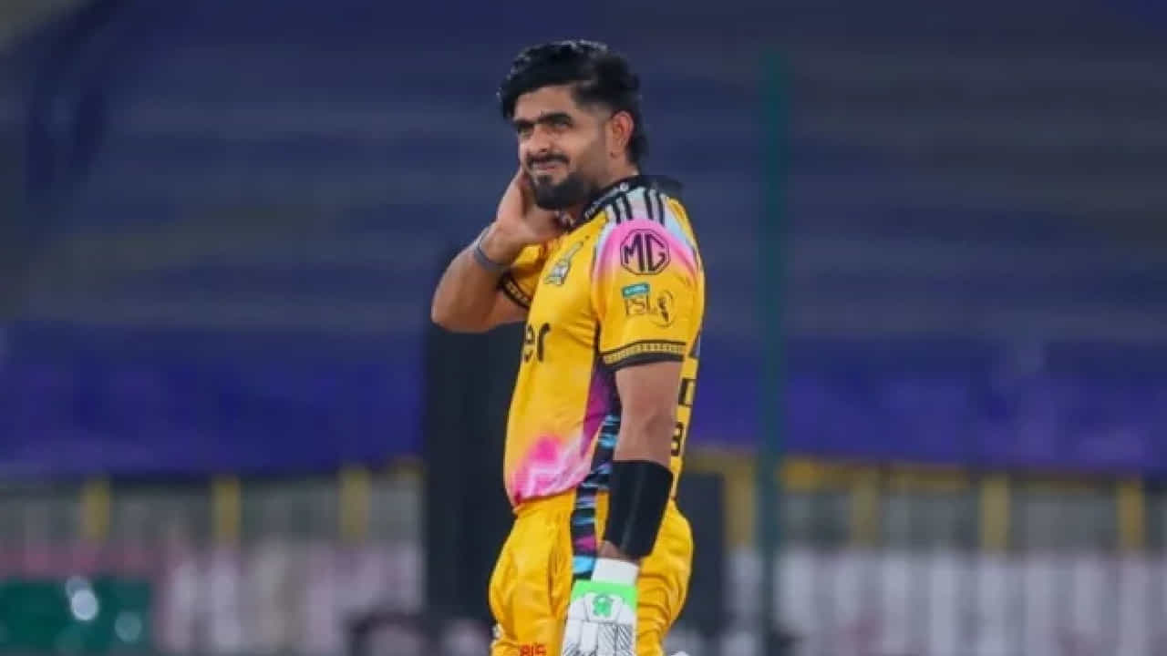 PSL 2026: ಪಾಕಿಸ್ತಾನ್ ಸೂಪರ್ ಲೀಗ್ನಲ್ಲಿ ಹೊಸ ಇತಿಹಾಸ ಬರೆಯುವ ಸುವರ್ಣ ಅವಕಾಶವನ್ನು ಬಾಬರ್ ಆಝಂ (Babar Azam) ಕೂದಲೆಳೆ ಅಂತರದಲ್ಲಿ ಮಿಸ್ ಮಾಡಿಕೊಂಡಿದ್ದಾರೆ. ಅದು ಸಹ ಅತಿ ಹೆಚ್ಚು ರನ್ ಗಳಿಸಿದರೂ ಕೂಡ ಎಂಬುದು ವಿಶೇಷ.