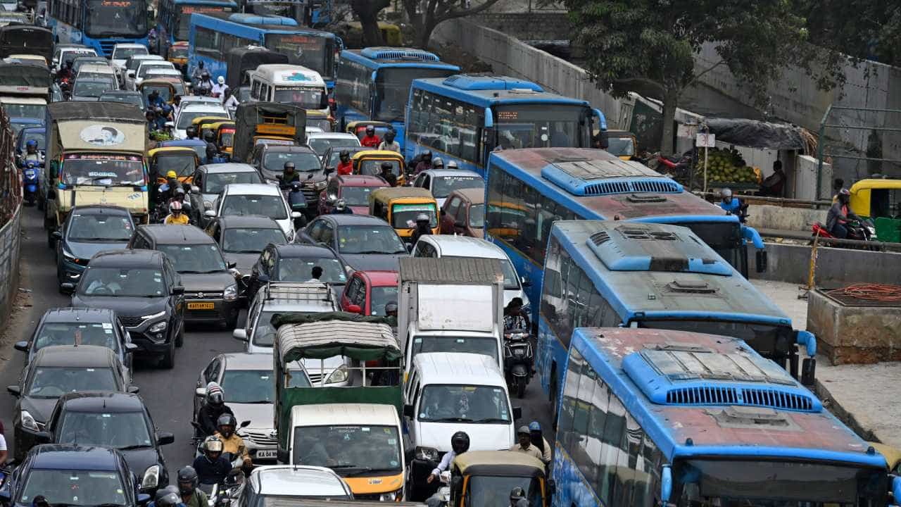 Bengaluru Air Quality: ಮಳೆ ಹೊಡೆತಕ್ಕೆ ಮಾಲಿನ್ಯ ಗಾಯಬ್, ಸಿಲಿಕಾನ್ ಸಿಟಿಯಲ್ಲಿ ಶುದ್ಧ ಗಾಳಿ! Bengaluru Air Quality: ಮಳೆ ಹೊಡೆತಕ್ಕೆ ಮಾಲಿನ್ಯ ಗಾಯಬ್, ಸಿಲಿಕಾನ್ ಸಿಟಿಯಲ್ಲಿ ಶುದ್ಧ ಗಾಳಿ!