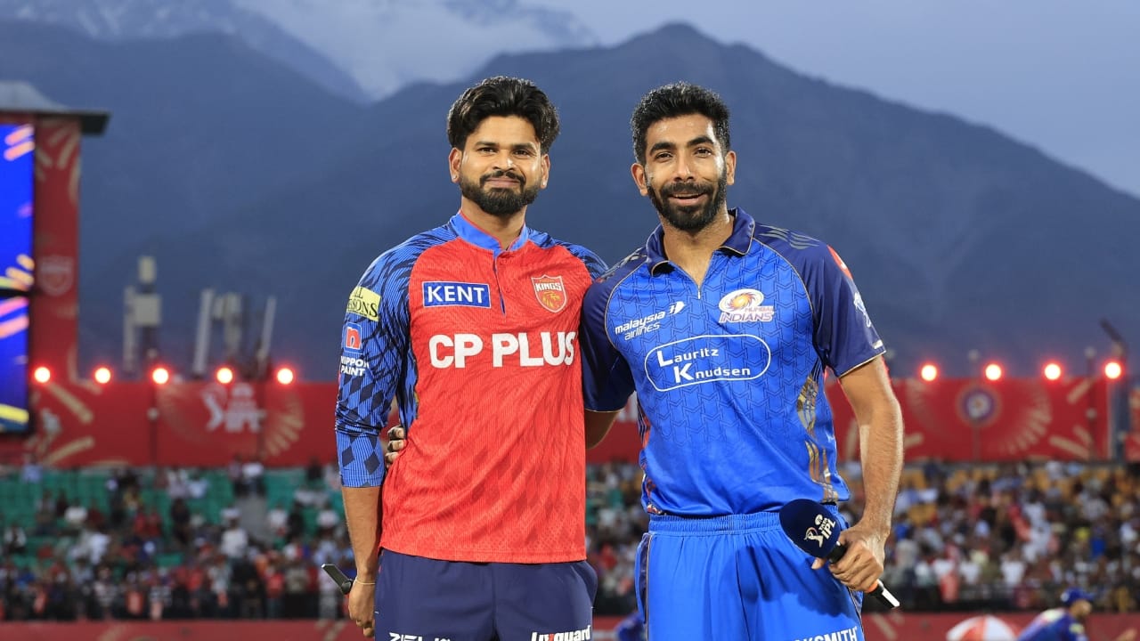 ಐಪಿಎಲ್ 2026 ರ 58ನೇ ಪಂದ್ಯ ಪಂಜಾಬ್ ಕಿಂಗ್ಸ್ ಹಾಗೂ ಮುಂಬೈ ಇಂಡಿಯನ್ಸ್ ನಡುವೆ ನಡೆಯಿತು. ಈ ಪಂದ್ಯದಲ್ಲಿ ಜಸ್ಪ್ರೀತ್ ಬುಮ್ರಾ ಮುಂಬೈ ಇಂಡಿಯನ್ಸ್ ತಂಡದ ನಾಯಕತ್ವವಹಿಸಿಕೊಂಡಿದ್ದರು. 2013 ರ ಐಪಿಎಲ್​ನಿಂದಲೂ ಮುಂಬೈ ತಂಡದ ಪರ ಆಡುತ್ತಿರುವ ಬುಮ್ರಾಗೆ ಇದೇ ಮೊದಲ ಬಾರಿಗೆ ಮುಂಬೈ ತಂಡವನ್ನು ಮುನ್ನಡೆಸುವ ಅವಕಾಶ ಸಿಕ್ಕಿತ್ತು.
