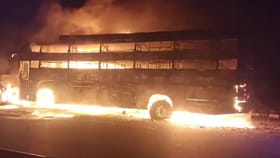 ಆಗ್ರಾ-ಲಕ್ನೋ ಎಕ್ಸ್​ಪ್ರೆಸ್​ ವೇಯಲ್ಲಿ ಬಸ್​-ಟ್ಯಾಂಕರ್​ ನಡುವೆ ಡಿಕ್ಕಿ