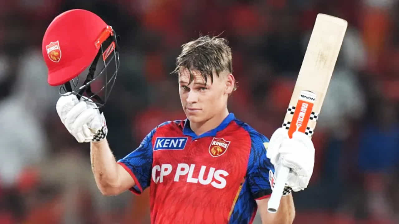 IPL 2026: ಇಂಡಿಯನ್ ಪ್ರೀಮಿಯರ್ ಲೀಗ್ನಲ್ಲಿ ಹೊಸ ಇತಿಹಾಸ ನಿರ್ಮಾಣವಾಗಿದೆ. ಅದು ಕೂಡ ಸೋಲಿನ ನಡುವೆ. ಅಂದರೆ ಐಪಿಎಲ್ ಇತಿಹಾಸದಲ್ಲೇ ಶತಕ ಸಿಡಿಸಿದ ಅತ್ಯಂತ ಕಿರಿಯ ವಿದೇಶಿ ಬ್ಯಾಟರ್ ಎಂಬ ದಾಖಲೆ ಪಂಜಾಬ್ ಕಿಂಗ್ಸ್ ತಂಡದ ಯುವ ದಾಂಡಿಗ ಕೂಪರ್ ಕೊನೊಲಿ (Cooper Connolly) ಪಾಲಾಗಿದೆ. (PC: IPL)
