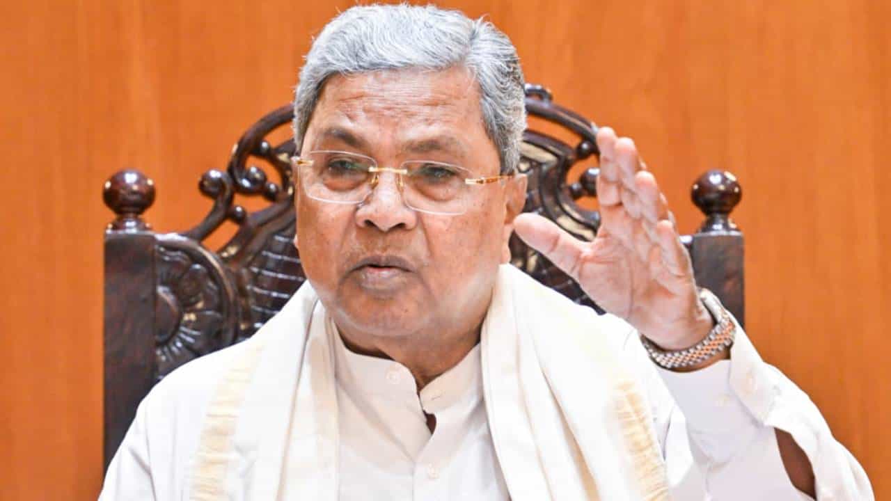 ಇದು ಆಡಳಿತವಲ್ಲ, ಸಂಘಟಿತ ಲೂಟಿ: ಸಿಲಿಂಡರ್ ದರ ಏರಿಕೆ ವಿರುದ್ಧ ಸಿದ್ದರಾಮಯ್ಯ ಕಿಡಿ