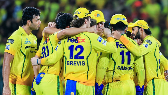 ಪ್ಲೇಆಫ್​ಗೇರಿದ ಸನ್​ರೈಸರ್ಸ್​; ಸಿಎಸ್​ಕೆ ಕನಸು ಭಗ್ನ