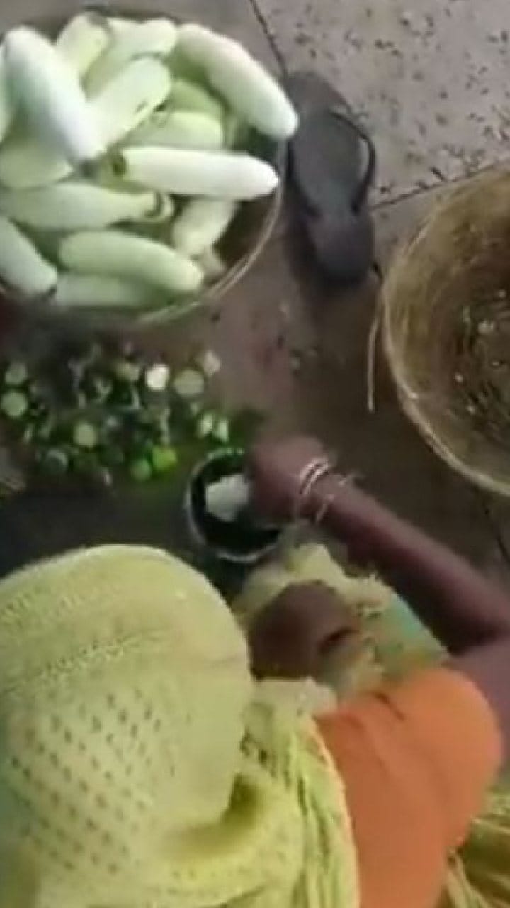 ರೈಲ್ವೆ ನಿಲ್ದಾಣದಲ್ಲಿ ಸೌತೆಕಾಯಿ ತೆಗೆದುಕೊಳ್ಳುವ ಮುನ್ನ ಎಚ್ಚರ!