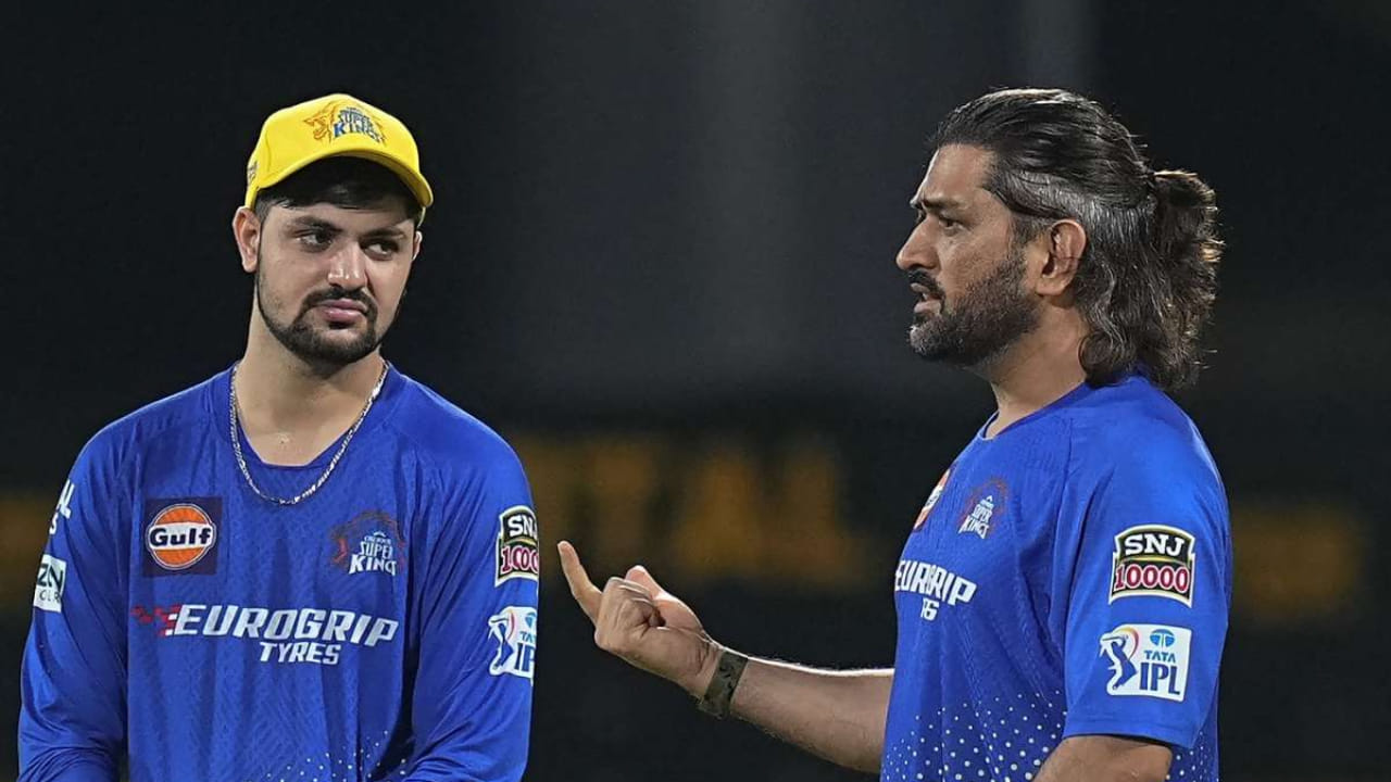 Dhoni (2)