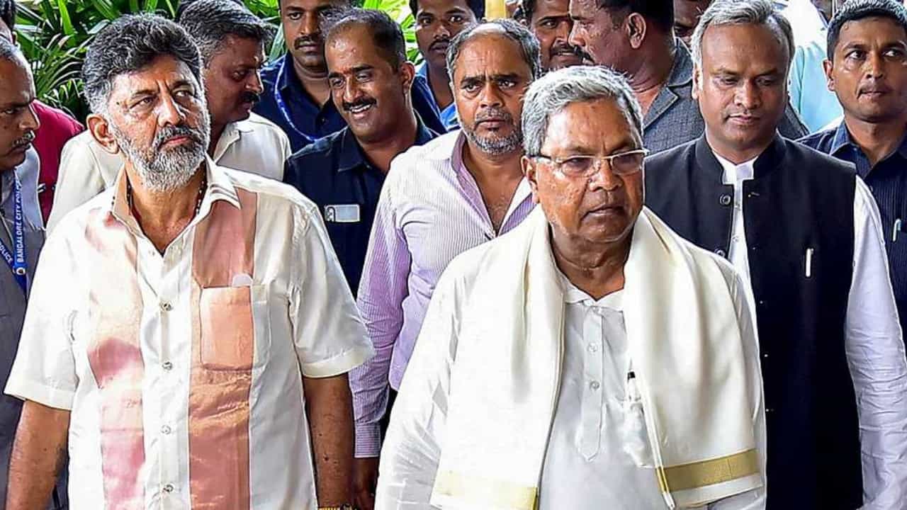 ಕನ್ನಿಂಗ್​ಹ್ಯಾಮ್ ರಸ್ತೆ To ದೆಹಲಿ, ರೋಚಕವಾಗಿದೆ ಸಿದ್ದರಾಮಯ್ಯ ತಂತ್ರಗಾರಿಕೆ! ಡಿಕೆ ಸಹೋದರರಿಂದ ಕೌಂಟರ್ ಪ್ಲಾನ್