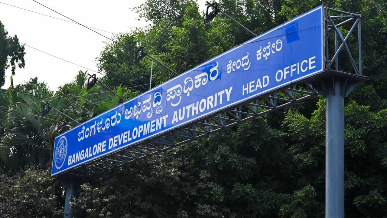 ಬೆಂಗಳೂರಿನಲ್ಲಿ ಕೋಟ್ಯಂತರ ರೂ ಮೌಲ್ಯದ ಬಿಡಿಎ ಸೈಟ್ ಕಬಳಿಕೆ ಪ್ರಕರಣ ಬೆಳಕಿಗೆ: ತನಿಖೆಯಲ್ಲಿ ಸ್ಫೋಟಕ ಮಾಹಿತಿ ಬಯಲು ಬೆಂಗಳೂರಿನಲ್ಲಿ ಕೋಟ್ಯಂತರ ರೂ ಮೌಲ್ಯದ ಬಿಡಿಎ ಸೈಟ್ ಕಬಳಿಕೆ ಪ್ರಕರಣ ಬೆಳಕಿಗೆ: ತನಿಖೆಯಲ್ಲಿ ಸ್ಫೋಟಕ ಮಾಹಿತಿ ಬಯಲು