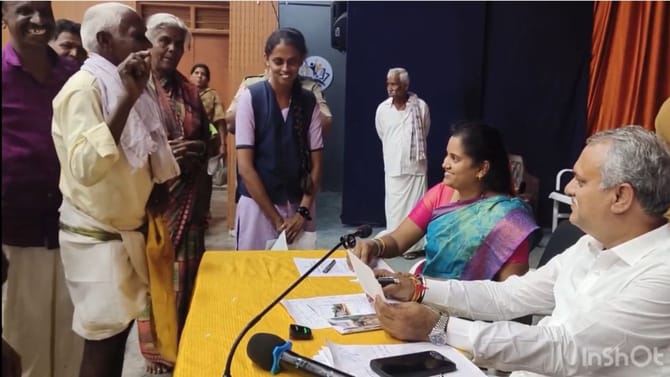 ಬಹುಭಾಷೆಯಲ್ಲಿ ರೈತನ ಅಹವಾಲು ಕೇಳಿ ಶಾಸಕರಿಗೇ ಅಚ್ಚರಿ!