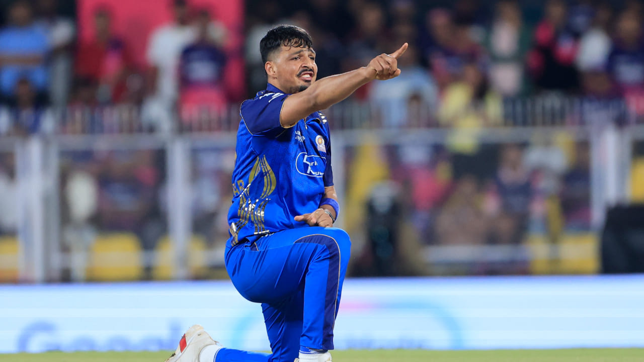 ಈ ವಿಕೆಟ್‌ನೊಂದಿಗೆ, ಐಪಿಎಲ್ 2026 ರಲ್ಲಿ ಅಲ್ಲಾ ಗಜನ್ಫರ್ ತಮ್ಮ ವಿಕೆಟ್​ಗಳ ಖಾತೆಗೆ ಹಾಕಿಕೊಂಡ ಒಟ್ಟು ವಿಕೆಟ್​ಗಳ ಸಂಖ್ಯೆ 12 ಕ್ಕೇರಿದೆ. ಮುಂಬೈ ಪರ ಇದುವರೆಗೆ ಎಂಟು ಪಂದ್ಯಗಳನ್ನಾಡಿರುವ ಅಲ್ಲಾ ಗಜನ್ಫರ್ 12 ವಿಕೆಟ್‌ಗಳನ್ನು ಪಡೆಯುವ ಮೂಲಕ ಈ ಆವೃತ್ತಿಯಲ್ಲಿ ಮುಂಬೈನ ಅತ್ಯಂತ ಯಶಸ್ವಿ ಬೌಲರ್ ಎನಿಸಿಕೊಂಡಿದ್ದಾರೆ.
