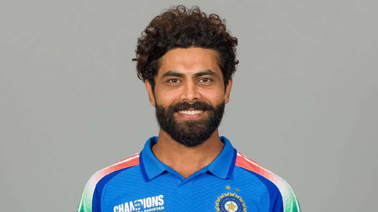 ರವೀಂದ್ರ ಜಡೇಜಾ: ಭಾರತ ತಂಡದ ಸ್ಪಿನ್ ಆಲ್​ರೌಂಡರ್ ರವೀಂದ್ರ ಜಡೇಜಾ ಅವರಿಗೆ ವಿಶ್ರಾಂತಿ ನೀಡಲಾಗಿದೆ ಎಂದು ಆಯ್ಕೆ ಸಮಿತಿ ಮುಖ್ಯಸ್ಥ ಅಜಿತ್ ಅಗರ್ಕರ್ ಸ್ಪಷ್ಟಪಡಿಸಿದ್ದಾರೆ. ಹೀಗಾಗಿ ಮುಂದಿನ ಸರಣಿ ವೇಳೆ ಜಡೇಜಾ ಮತ್ತೆ ತಂಡದಲ್ಲಿ ಕಾಣಿಸಿಕೊಳ್ಳಲಿದ್ದಾರೆ. (PC: gettyimages)