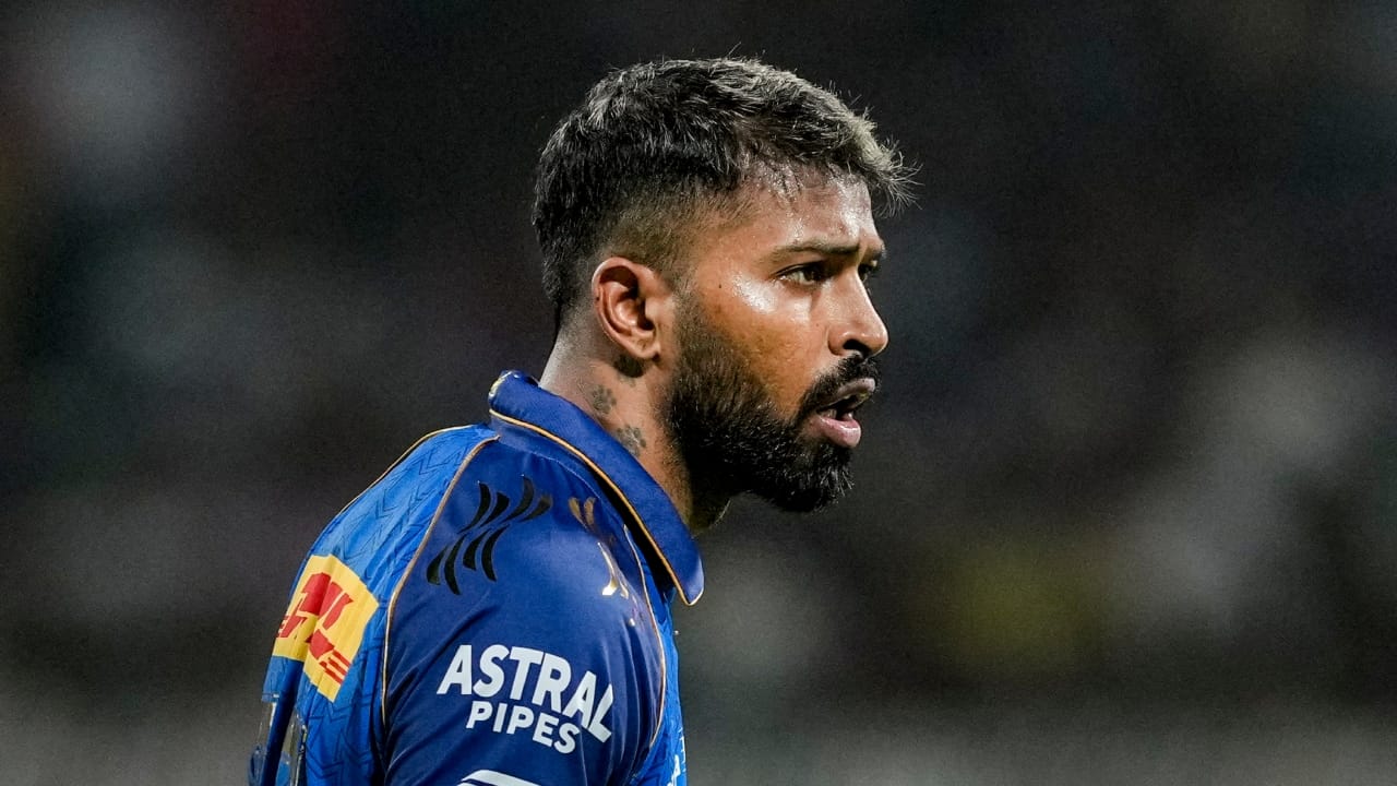 ಪಂತ್ ಜೊತೆಗೆ, ಹಾರ್ದಿಕ್ ಪಾಂಡ್ಯ ಮುಂಬೈ ಇಂಡಿಯನ್ಸ್ ತಂಡದ ನಾಯಕತ್ವವನ್ನು ತ್ಯಜಿಸುವ ನಿರ್ಧಾರವನ್ನು ಪ್ರಕಟಿಸಿದ್ದಾರೆ ಎಂದು ವರದಿಯಾಗಿದೆ. ಇವರ ಜೊತೆಗೆ ಡೆಲ್ಲಿ ಕ್ಯಾಪಿಟಲ್ಸ್ ತಂಡದ ನಾಯಕ ಅಕ್ಷರ್ ಪಟೇಲ್, ಕೆಕೆಆರ್ ನಾಯಕ ಅಜಿಂಕ್ಯ ರಹಾನೆ ಮತ್ತು ಚೆನ್ನೈ ಸೂಪರ್ ಕಿಂಗ್ಸ್ ಕೂಡ ರುತುರಾಜ್ ಗಾಯಕ್ವಾಡ್ ಅವರನ್ನು ಕೂಡ ನಾಯಕತ್ವದಿಂದ ತೆಗೆದು ಹಾಕುವ ಸಾಧ್ಯತೆಗಳಿವೆ (PC- PTI).