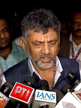ನನಗೆ ಯಾರು ಹೂವಿನ ಹಾರ ಹಾಕಬೇಡಿ