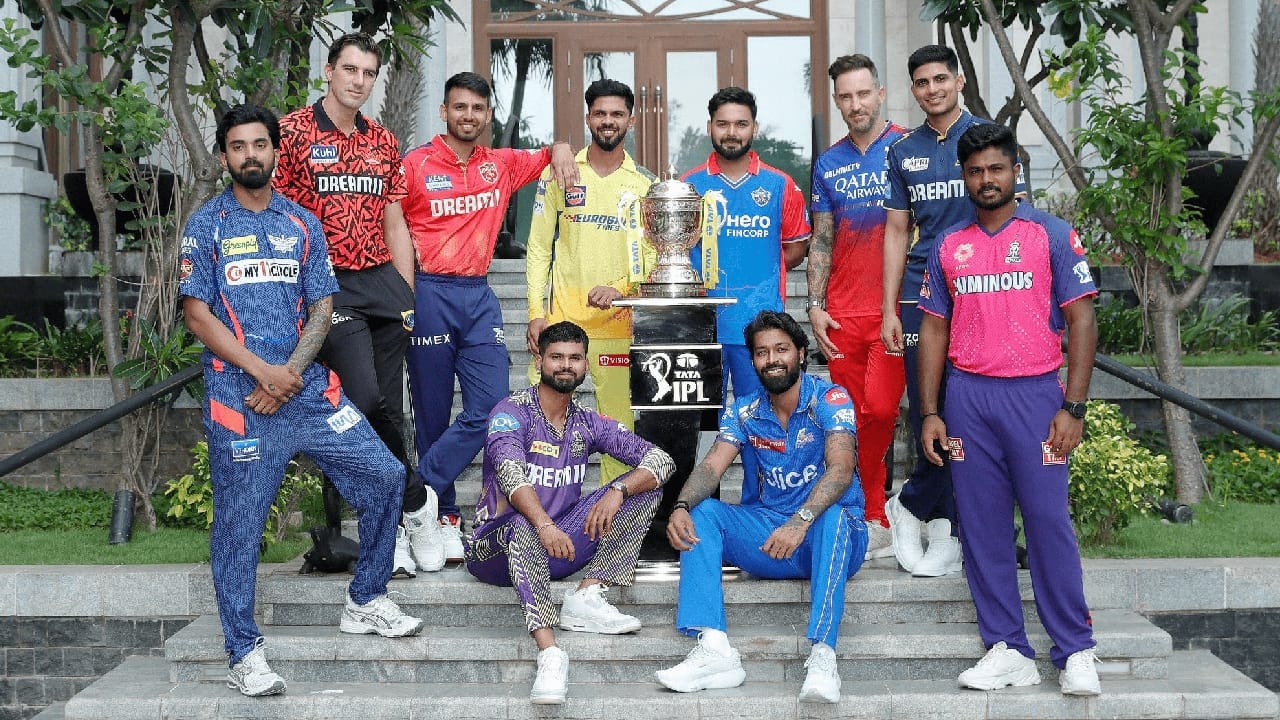 ಐಪಿಎಲ್ 2024: ಮುಂಬೈ ಇಂಡಿಯನ್ಸ್ ನಾಯಕರಾಗಿದ್ದ ಹಾರ್ದಿಕ್ ಪಾಂಡ್ಯ ಪಕ್ಕದಲ್ಲಿ ಕೋಲ್ಕತ್ತಾ ನೈಟ್ ರೈಡರ್ಸ್ ನಾಯಕ ಶ್ರೇಯಸ್ ಅಯ್ಯರ್ ನಿಂತಿದ್ದರು. ಆ ವರ್ಷ ಕೆಕೆಆರ್ ತಂಡ ಟ್ರೋಫಿ ಮುಡಿಗೇರಿಸಿಕೊಂಡಿತು. (PC: IPL)