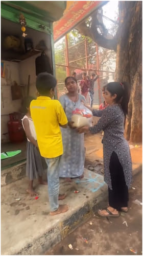 ಬಡವರಿಗೆ ನೆರವು ನೀಡಿದ ಬಿಗ್ ಬಾಸ್ ಜಾಹ್ನವಿ