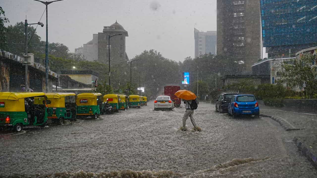 Karnataka Weather Forecast: ರಾಜ್ಯದ 9 ಜಿಲ್ಲೆಗಳಿಗೆ ನಾಳೆ ಆರೆಂಜ್​​ ಅಲರ್ಟ್​​, ಬಿರುಗಾಳಿ ಸಹಿತ ಮಳೆಯ ಎಚ್ಚರಿಕೆ