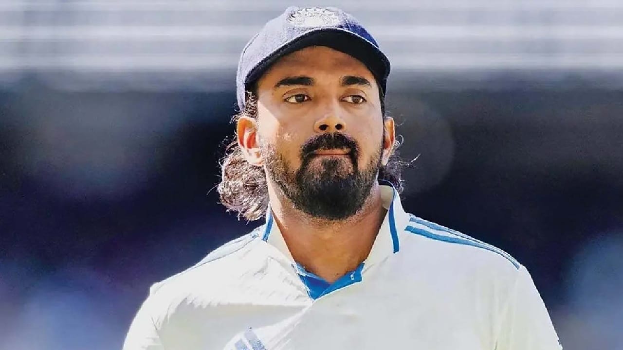 ಖಾಯಂ ಉಪನಾಯಕ: ತದನಂತರ 2022 ರ ಶ್ರೀಲಂಕಾ ಸರಣಿಯಿಂದ ಭಾರತ ಟೆಸ್ಟ್ ತಂಡದ ಖಾಯಂ ವೈಸ್ ಕ್ಯಾಪ್ಟನ್ ಆಗಿ ನೇಮಕಗೊಂಡಿದ್ದರು. ಅದರಂತೆ ಒಂದು ವರ್ಷಗಳ ಕಾಲ ಟೀಮ್ ಇಂಡಿಯಾದ ಉಪನಾಯಕನಾಗಿ ಕಾಣಿಸಿಕೊಂಡಿದ್ದರು. (PC: Google)
