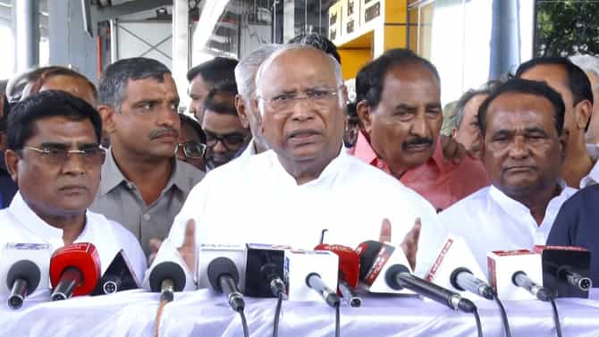 ಯಾರಿಗೆ KPCC ಅಧ್ಯಕ್ಷ ಸ್ಥಾನ?: ಖರ್ಗೆ ಕೊಟ್ರು ಬಿಗ್​​ ಅಪ್ಡೇಟ್​​