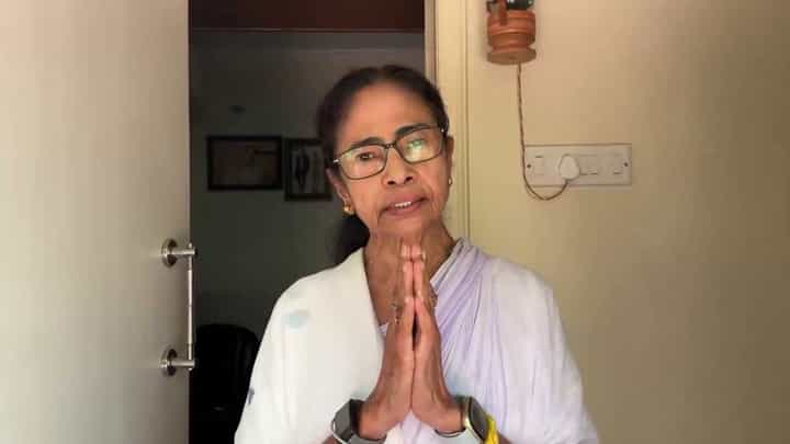ಸೂರ್ಯ ಮುಳುಗಿದ ಮೇಲೆ ನಾವೇ ಗೆಲ್ಲುತ್ತೇವೆ! ಬೆಂಬಲಿಗರಿಗೆ ಮಮತಾ ಬ್ಯಾನರ್ಜಿ 'ಅರ್ಜೆಂಟ್' ಕರೆ ಸೂರ್ಯ ಮುಳುಗಿದ ಮೇಲೆ ನಾವೇ ಗೆಲ್ಲುತ್ತೇವೆ! ಬೆಂಬಲಿಗರಿಗೆ ಮಮತಾ ಬ್ಯಾನರ್ಜಿ 'ಅರ್ಜೆಂಟ್' ಕರೆ