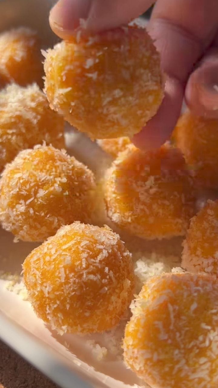 ಬಲು ರುಚಿಕರ ಮ್ಯಾಂಗೋ ಕೊಕೊನಟ್ ಲಡ್ಡು