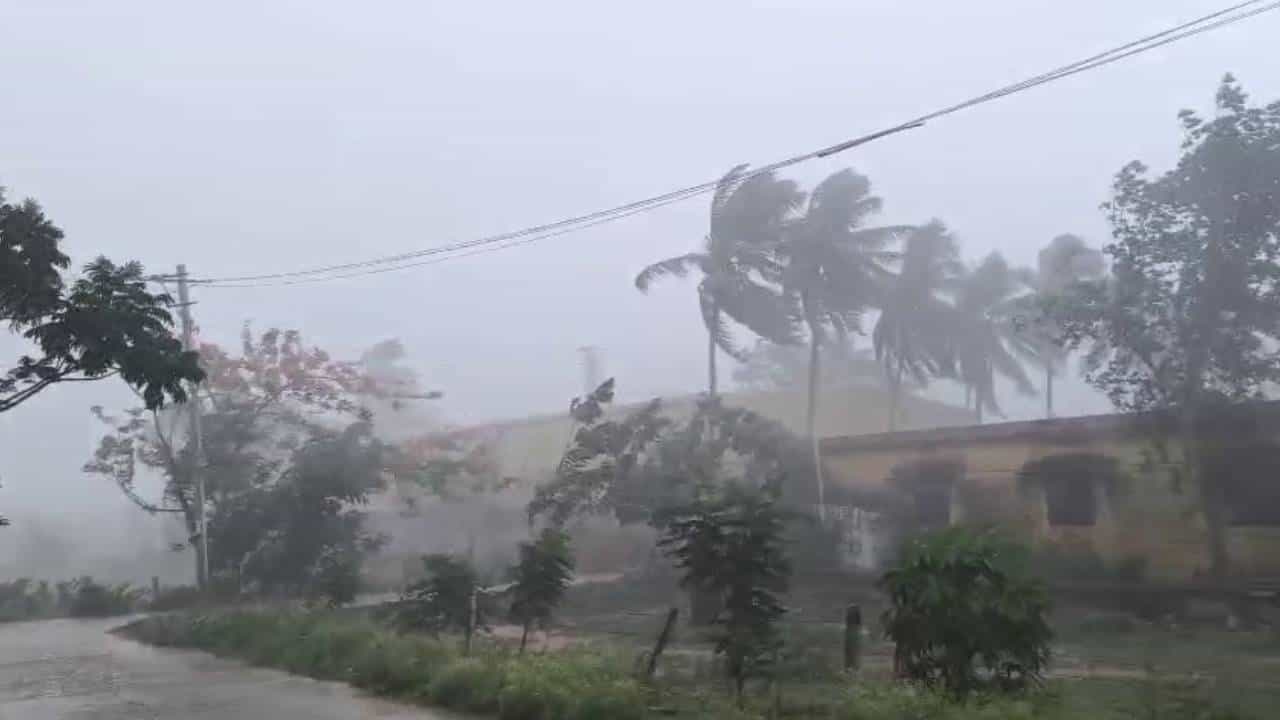 Karnataka Weather forecast: ಮೇ 29ರವರೆಗೆ ಕರ್ನಾಟಕದಾದ್ಯಂತ ಮಳೆ: ಬೆಂಗಳೂರು ಸೇರಿ 17 ಜಿಲ್ಲೆಗಳಿಗೆ ಯೆಲ್ಲೋ ಅಲರ್ಟ್