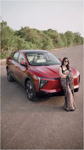 ಇಲೆಕ್ಟ್ರಿಕ್ ಕಾರು ಓಡಿಸಿದ ಮೋಕ್ಷಿತಾ ಪೈ
