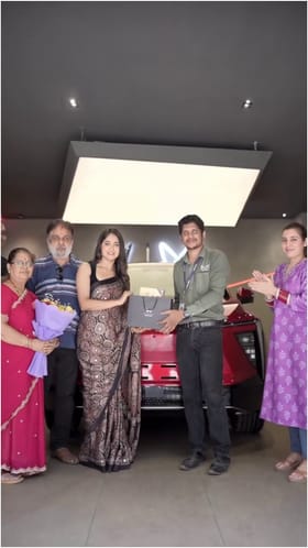 ಇಲೆಕ್ಟ್ರಿಕ್ ಕಾರು ಖರೀದಿಸಿದ ಮೋಕ್ಷಿತಾ ಪೈ