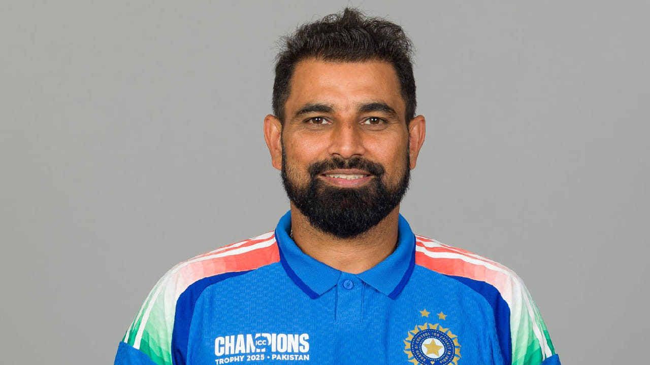 ಮೊಹಮ್ಮದ್ ಶಮಿ: ಟೀಮ್ ಇಂಡಿಯಾದ ಅನುಭವಿ ವೇಗಿ ಮೊಹಮ್ಮದ್ ಶಮಿ ಅವರನ್ನು ಮತ್ತೊಮ್ಮೆ ನಿರ್ಲಕ್ಷಿಸಿದ್ದಾರೆ. ಅಂಸರೆ ಬಿಸಿಸಿಐ ಆಯ್ಕೆ ಸಮಿತಿ ಶಮಿ ಅವರ ಆಯ್ಕೆಗೆ ಯಾವುದೇ ಆಸಕ್ತಿ ತೋರಿಲ್ಲ. ಇದರೊಂದಿಗೆ ಟೀಮ್ ಇಂಡಿಯಾದಲ್ಲಿ ಶಮಿ ಅವರ ಯುಗಾಂತ್ಯವಾಗಿದೆ ಎಂದೇ ಹೇಳಬಹುದು. (PC: gettyimages)
