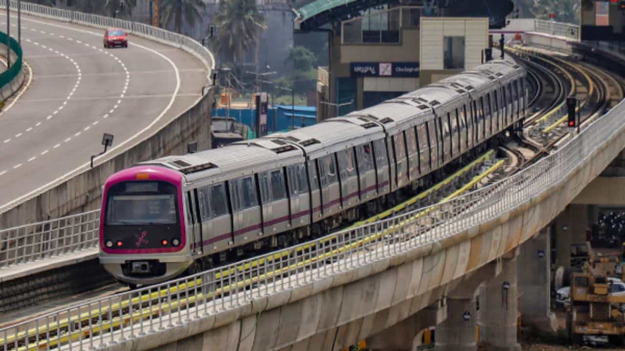 ಬೆಂಗಳೂರಿಗರೇ ಗಮನಿಸಿ: ಮೇ 10ರಂದು ನಮ್ಮ ಮೆಟ್ರೋ ಸಂಚಾರದಲ್ಲಿ ವ್ಯತ್ಯಯ ಬೆಂಗಳೂರಿಗರೇ ಗಮನಿಸಿ: ಮೇ 10ರಂದು ನಮ್ಮ ಮೆಟ್ರೋ ಸಂಚಾರದಲ್ಲಿ ವ್ಯತ್ಯಯ