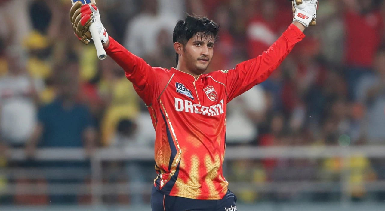 ಇದಕ್ಕೂ ಮುನ್ನ ಈ ದಾಖಲೆ ಪಂಜಾಬ್ ಕಿಂಗ್ಸ್ ತಂಡದ ಯುವ ಎಡಗೈ ಓಪನರ್ ಪ್ರಿಯಾಂಶ್ ಆರ್ಯ ಹೆಸರಿನಲ್ಲಿತ್ತು. ಪ್ರಿಯಾಂಶ್ ಎರಡು ಬಾರಿ ಮೊದಲ ಓವರ್​ನ ಮೊದಲ ಎಸೆತದಲ್ಲೇ ಸಿಕ್ಸ್ ಸಿಡಿಸಿ ಇನಿಂಗ್ಸ್ ಆರಂಭಿಸಿದ್ದರು. ಇದೀಗ ಈ ದಾಖಲೆಯನ್ನು ಯಶಸ್ವಿ ಜೈಸ್ವಾಲ್ ಮುರಿದಿದ್ದಾರೆ.