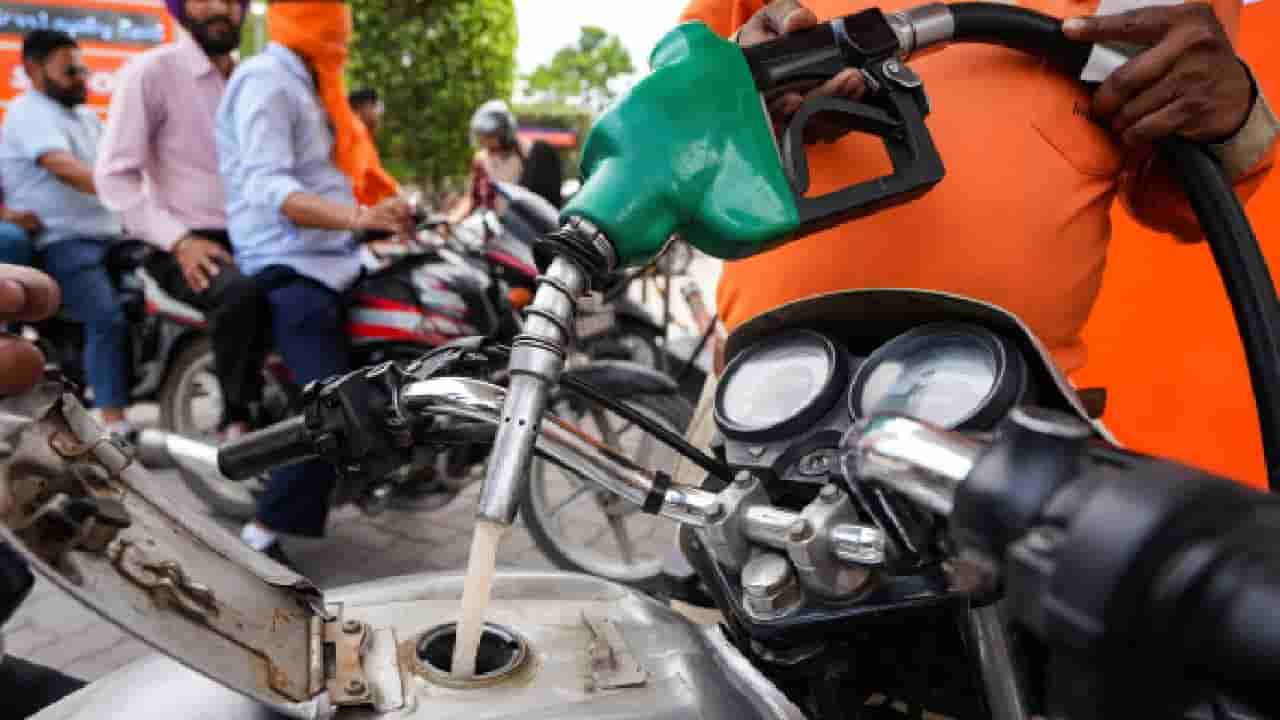 Petrol Diesel Price Hike: ಹತ್ತು ದಿನಗಳಲ್ಲಿ ಮೂರನೇ ಬಾರಿಗೆ ಪೆಟ್ರೋಲ್, ಡೀಸೆಲ್ ದರ ಏರಿಕೆ, ಬೆಂಗಳೂರಲ್ಲಿಎಷ್ಟಿದೆ?