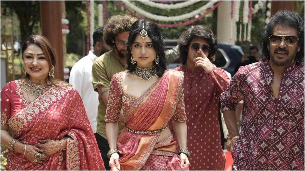 ಉಪ್ಪಿ ಮಗ ಆಯುಷ್ ಚಿತ್ರರಂಗದತ್ತ ಆಸಕ್ತಿ ಹೊಂದಿದ್ದು, ಸೋಶಿಯಲ್ ಮೀಡಿಯಾದಲ್ಲಿ ಸಕ್ರಿಯರಾಗಿದ್ದಾರೆ. ಇನ್ನು ಮಗಳು ಐಶ್ವರ್ಯಾ ಈಗಾಗಲೇ ಬಾಲನಟಿಯಾಗಿ ತಾಯಿಯ ಜೊತೆ ನಟಿಸಿದ್ದು, ಸದ್ಯ ವಿದ್ಯಾಭ್ಯಾಸದ ಕಡೆಗೆ ತಮ್ಮ ಗಮನ ಹರಿಸುತ್ತಿದ್ದಾರೆ.
