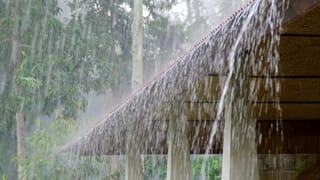 Karnataka Weather Forecast: ಬೆಂಗಳೂರು ಸೇರಿ ಈ ಜಿಲ್ಲೆಗಳಲ್ಲಿ ಬಿರುಗಾಳಿ ಸಹಿತ ಭಾರಿ ಮಳೆ ಎಚ್ಚರಿಕೆ!