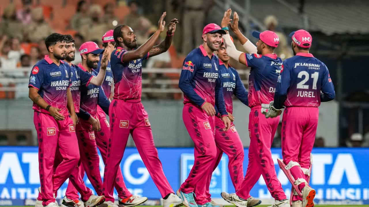 IPL 2026: ರಾಜಸ್ಥಾನ್ ಟ್ರೋಫಿ ಗೆಲ್ಲುವುದು ಕಷ್ಟ ಎನ್ನುತ್ತಿವೆ ಅಂಕಿ ಅಂಶಗಳು IPL 2026: ರಾಜಸ್ಥಾನ್ ಟ್ರೋಫಿ ಗೆಲ್ಲುವುದು ಕಷ್ಟ ಎನ್ನುತ್ತಿವೆ ಅಂಕಿ ಅಂಶಗಳು
